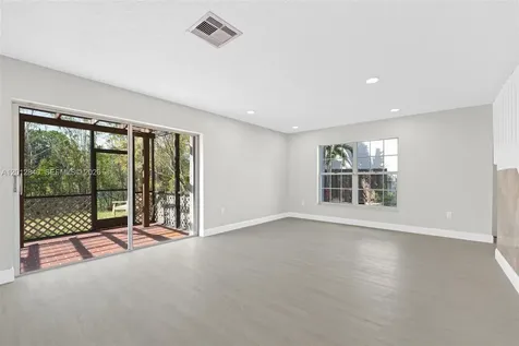 10065 NW 54th Terrace Doral FL 33178