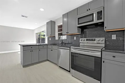 10065 NW 54th Terrace Doral FL 33178