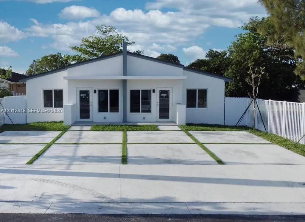 12060 SW 216 Th Miami FL 33170