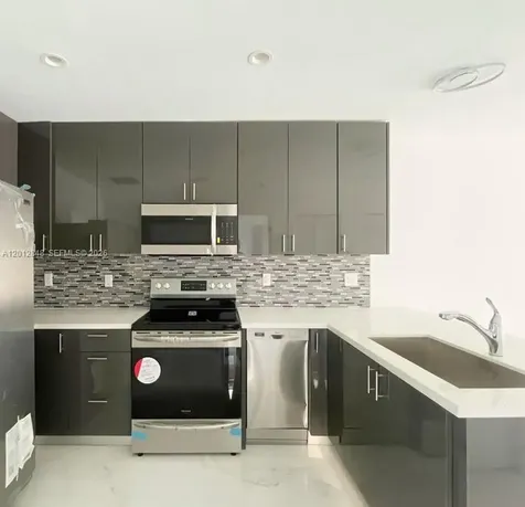 12060 SW 216 Th Miami FL 33170