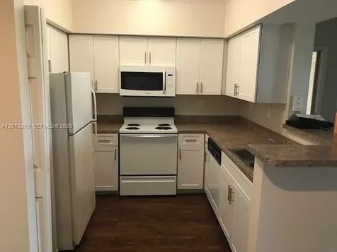 Pembroke Pines FL 33025