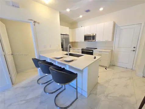 4278 NW 82nd Avenue Doral FL 33166