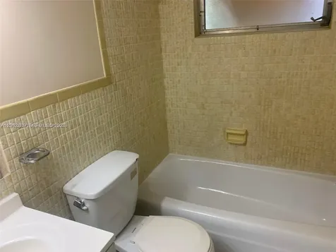 1702 Mckinley Street Hollywood FL 33020