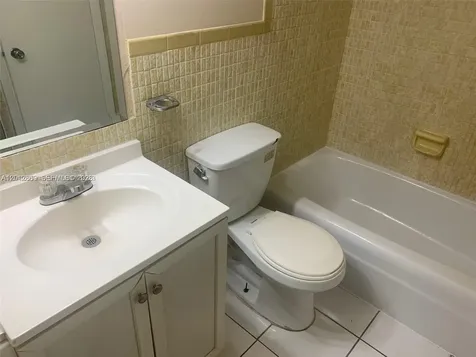 1702 Mckinley Street Hollywood FL 33020