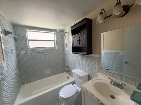 1702 Mckinley Street Hollywood FL 33020