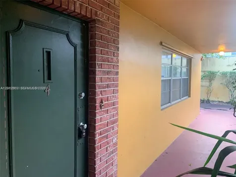 1702 Mckinley Street Hollywood FL 33020