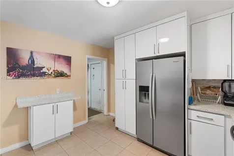 5300 NW 30th Place Miami FL 33142