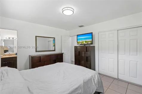 5300 NW 30th Place Miami FL 33142