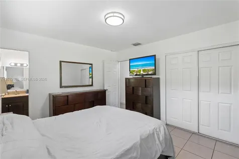 5300 NW 30th Place Miami FL 33142