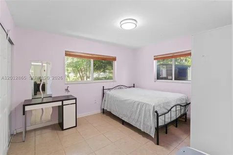 5300 NW 30th Place Miami FL 33142