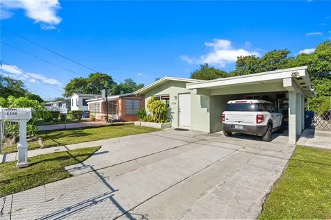 5300 NW 30th Place Miami FL 33142