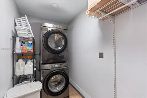 5300 NW 30th Place Miami FL 33142