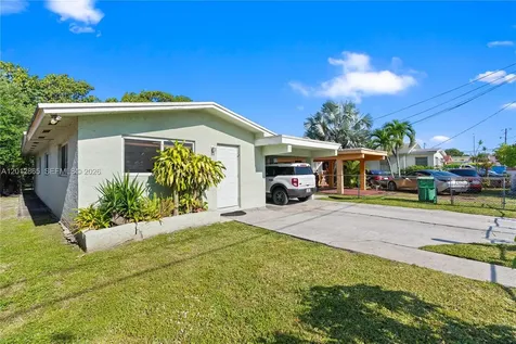 5300 NW 30th Place Miami FL 33142