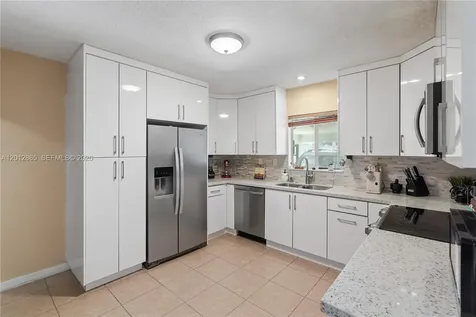 5300 NW 30th Place Miami FL 33142