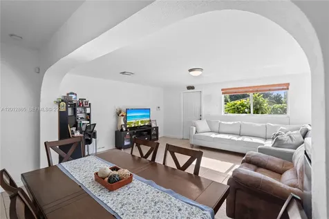 5300 NW 30th Place Miami FL 33142