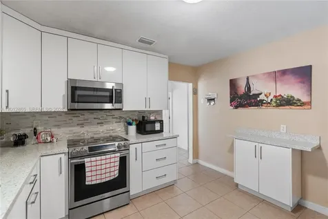 5300 NW 30th Place Miami FL 33142