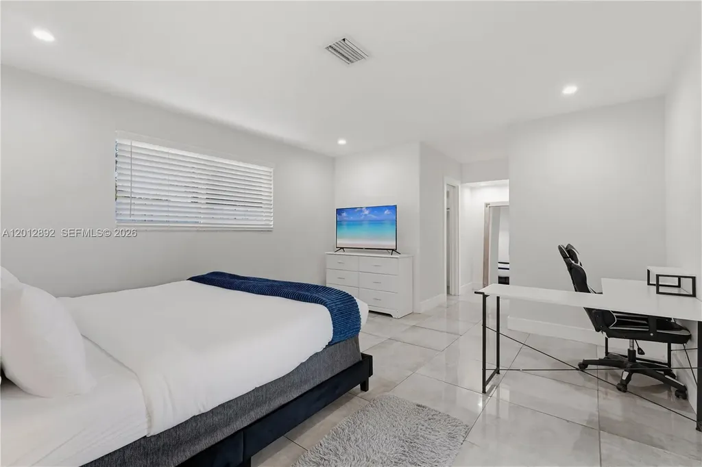 632 S Crescent Drive Hollywood FL 33021