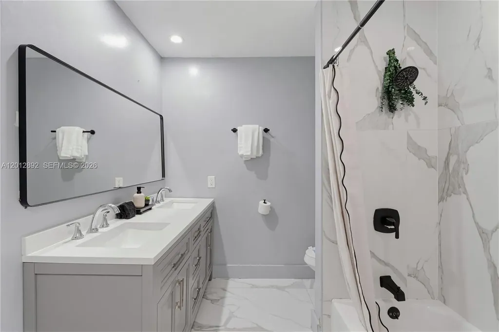 632 S Crescent Drive Hollywood FL 33021