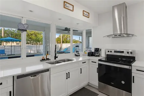 632 S Crescent Drive Hollywood FL 33021