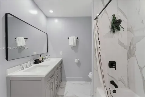 632 S Crescent Drive Hollywood FL 33021