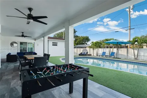 632 S Crescent Drive Hollywood FL 33021