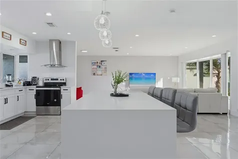 632 S Crescent Drive Hollywood FL 33021