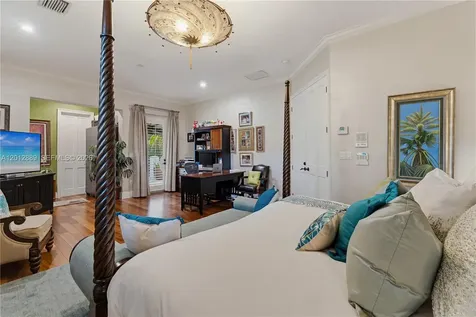 6801 SW 94th Street Pinecrest FL 33156