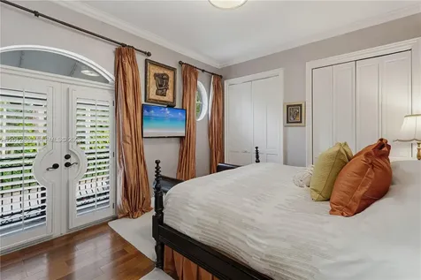 6801 SW 94th Street Pinecrest FL 33156