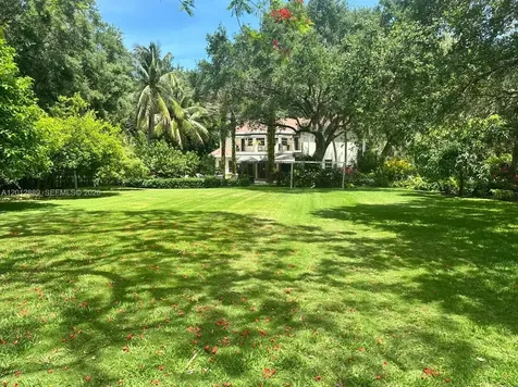 6801 SW 94th Street Pinecrest FL 33156