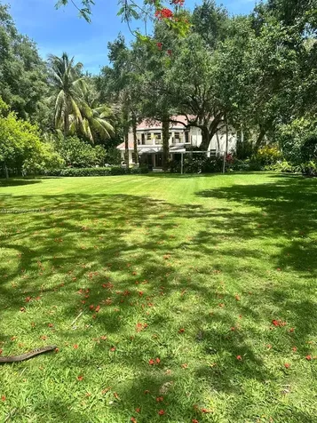 6801 SW 94th Street Pinecrest FL 33156