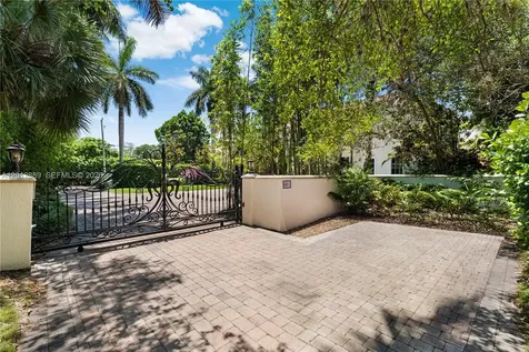 6801 SW 94th Street Pinecrest FL 33156