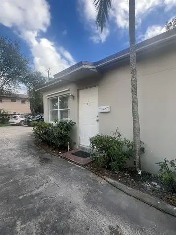 915 N 19th Avenue Hollywood FL 33020