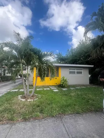 915 N 19th Avenue Hollywood FL 33020