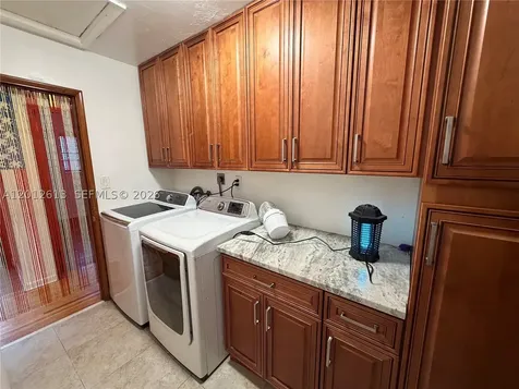 45 SE 14th Street Dania Beach FL 33004