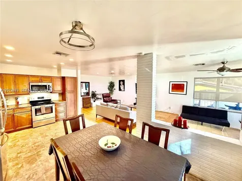 45 SE 14th Street Dania Beach FL 33004