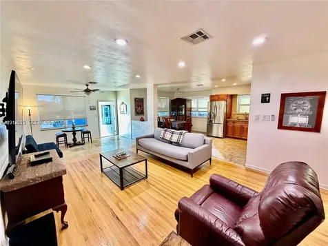 45 SE 14th Street Dania Beach FL 33004