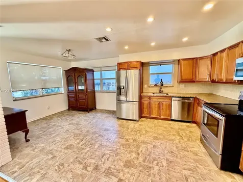 45 SE 14th Street Dania Beach FL 33004