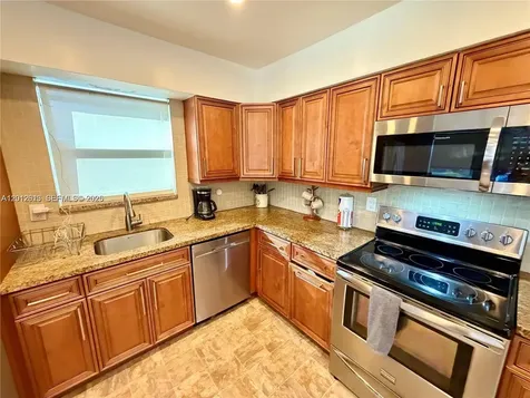 45 SE 14th Street Dania Beach FL 33004