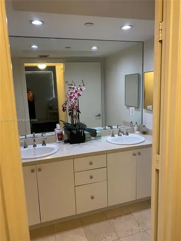 6917 Collins Avenue Miami Beach FL 33141