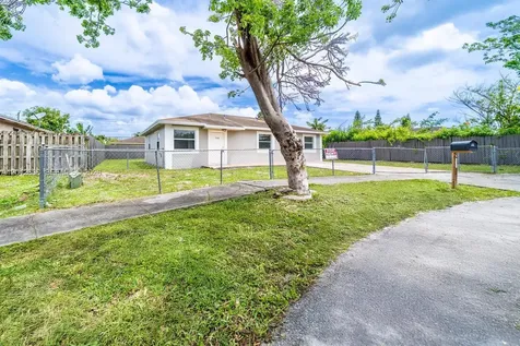 705 NW 13th Terrace Florida City FL 33034