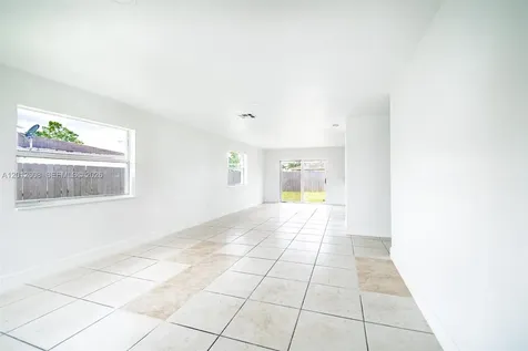705 NW 13th Terrace Florida City FL 33034