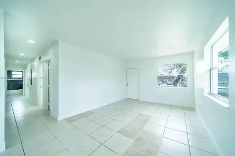 705 NW 13th Terrace Florida City FL 33034