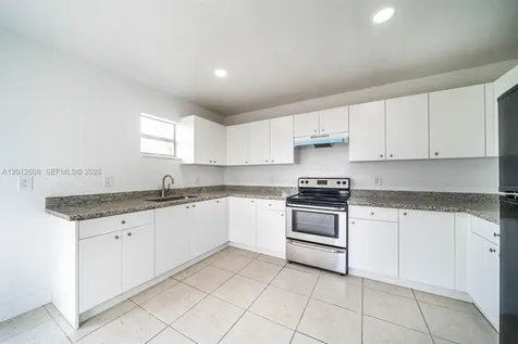 705 NW 13th Terrace Florida City FL 33034