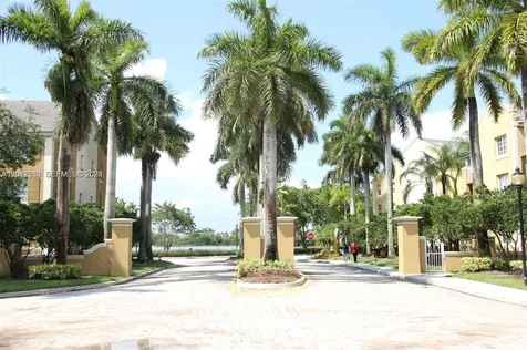 655 SW 111th Way Pembroke Pines FL 33025