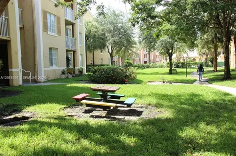 655 SW 111th Way Pembroke Pines FL 33025