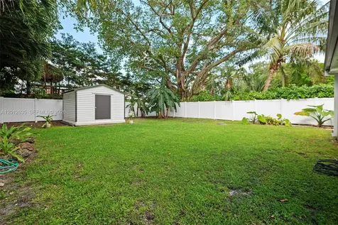 6230 SW 27th Street Miami FL 33155