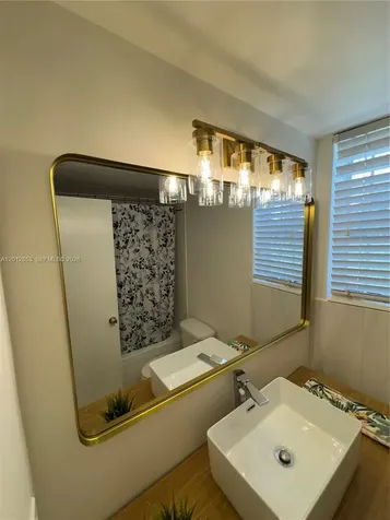 1460 Ocean Drive Miami Beach FL 33139