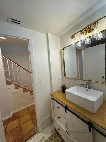 1460 Ocean Drive Miami Beach FL 33139