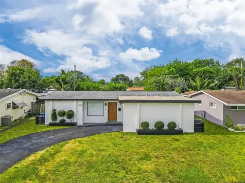 8610 NW 25th Street Sunrise FL 33322