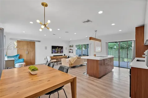 8610 NW 25th Street Sunrise FL 33322
